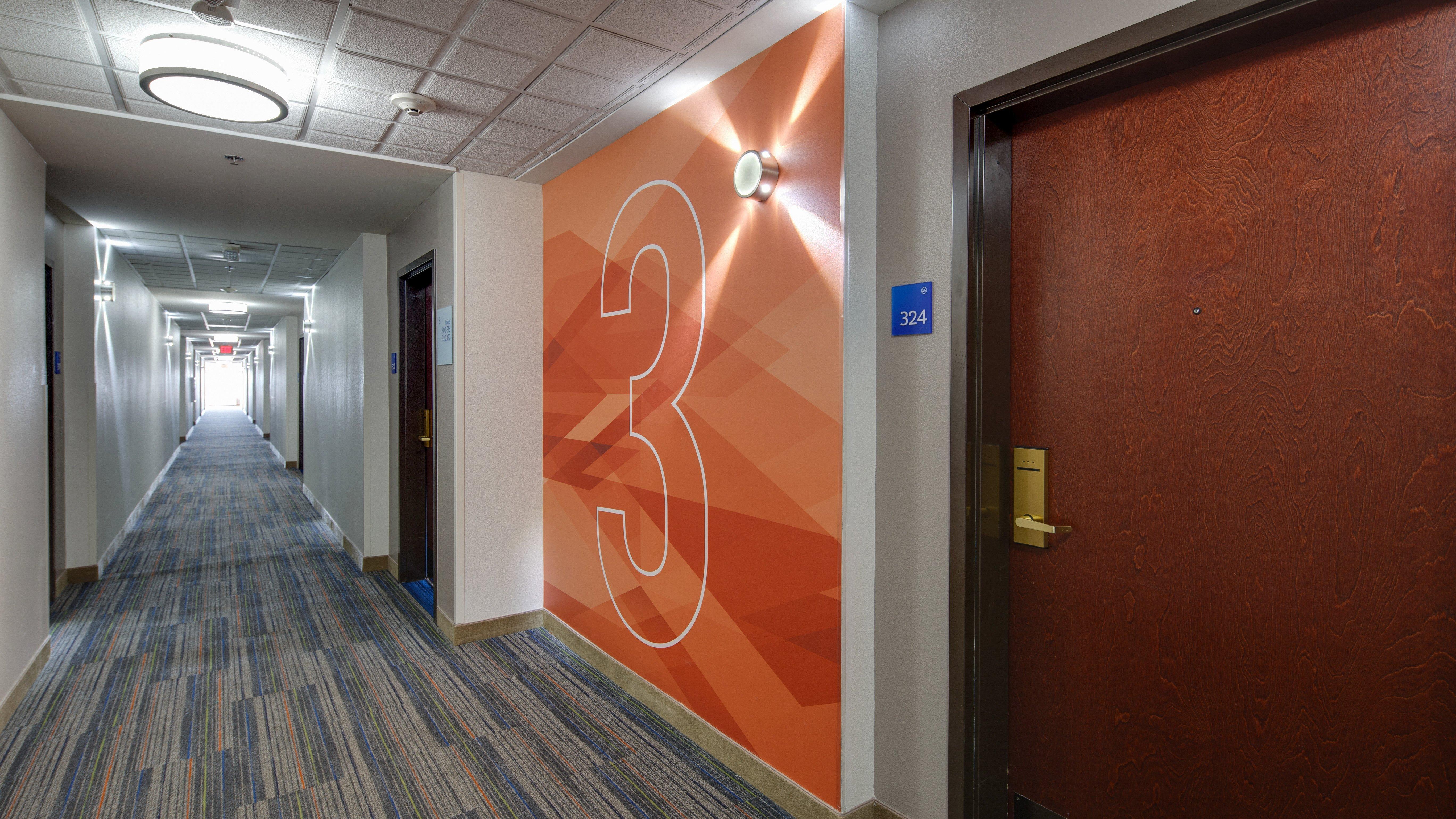 Holiday Inn Express & Suites Detroit - Farmington Hills By Ihg Northville Eksteriør billede