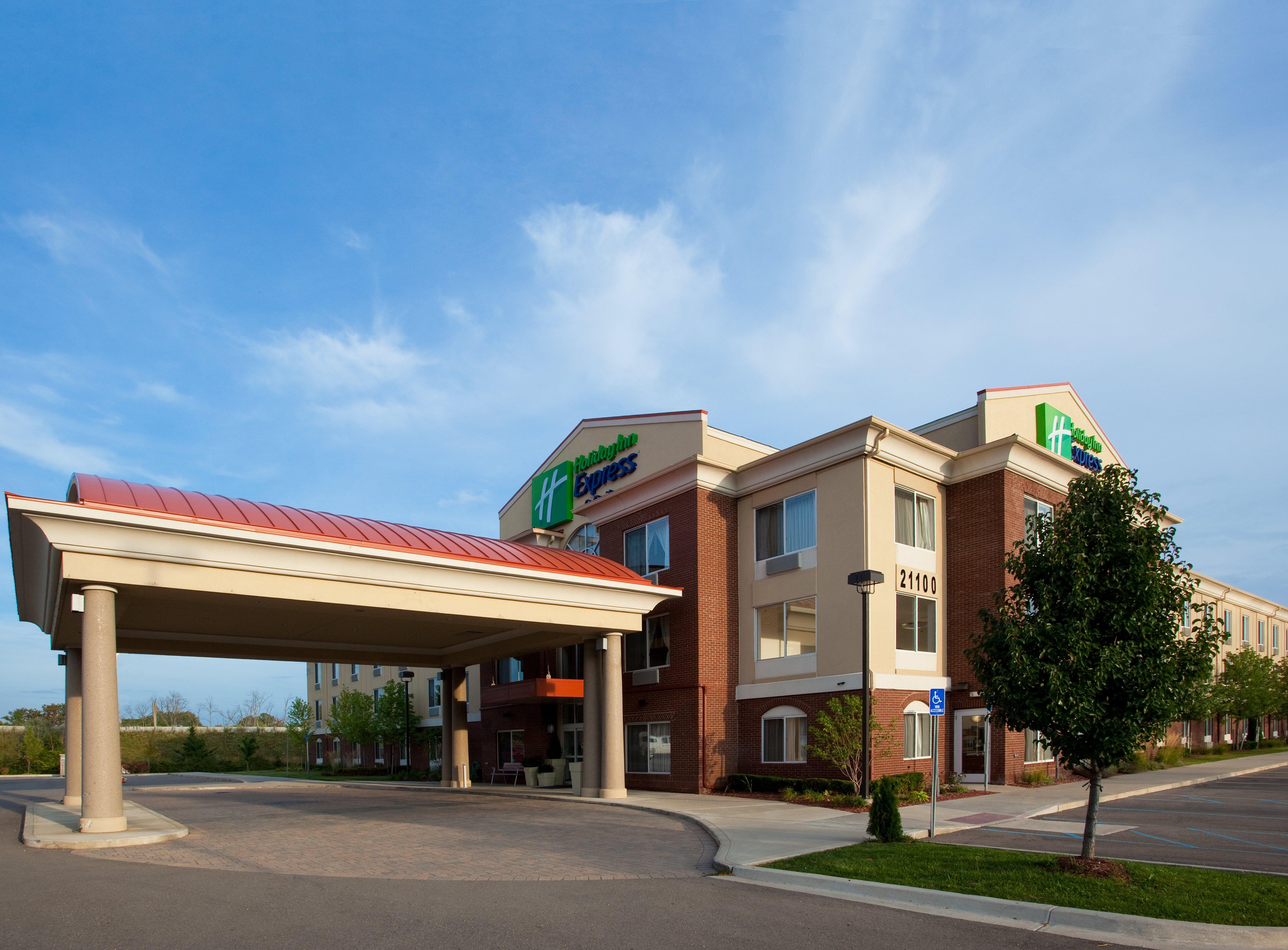 Holiday Inn Express & Suites Detroit - Farmington Hills By Ihg Northville Eksteriør billede