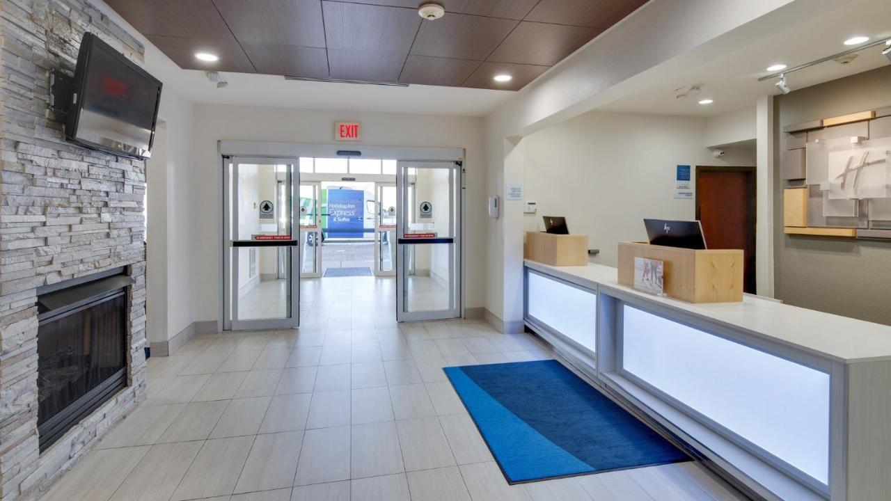 Holiday Inn Express & Suites Detroit - Farmington Hills By Ihg Northville Eksteriør billede