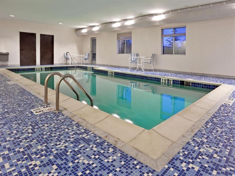 Holiday Inn Express & Suites Detroit - Farmington Hills By Ihg Northville Eksteriør billede