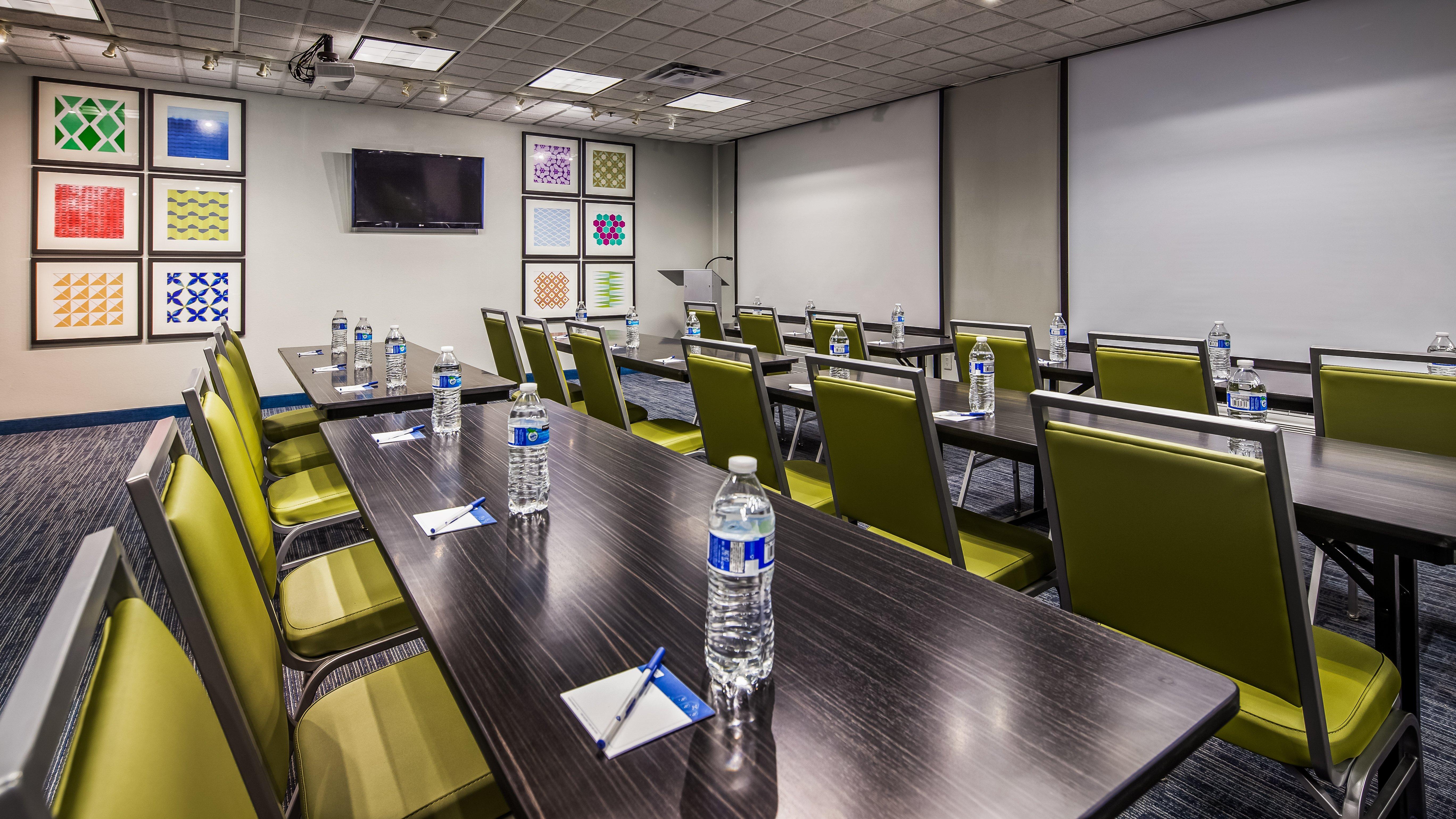 Holiday Inn Express & Suites Detroit - Farmington Hills By Ihg Northville Eksteriør billede