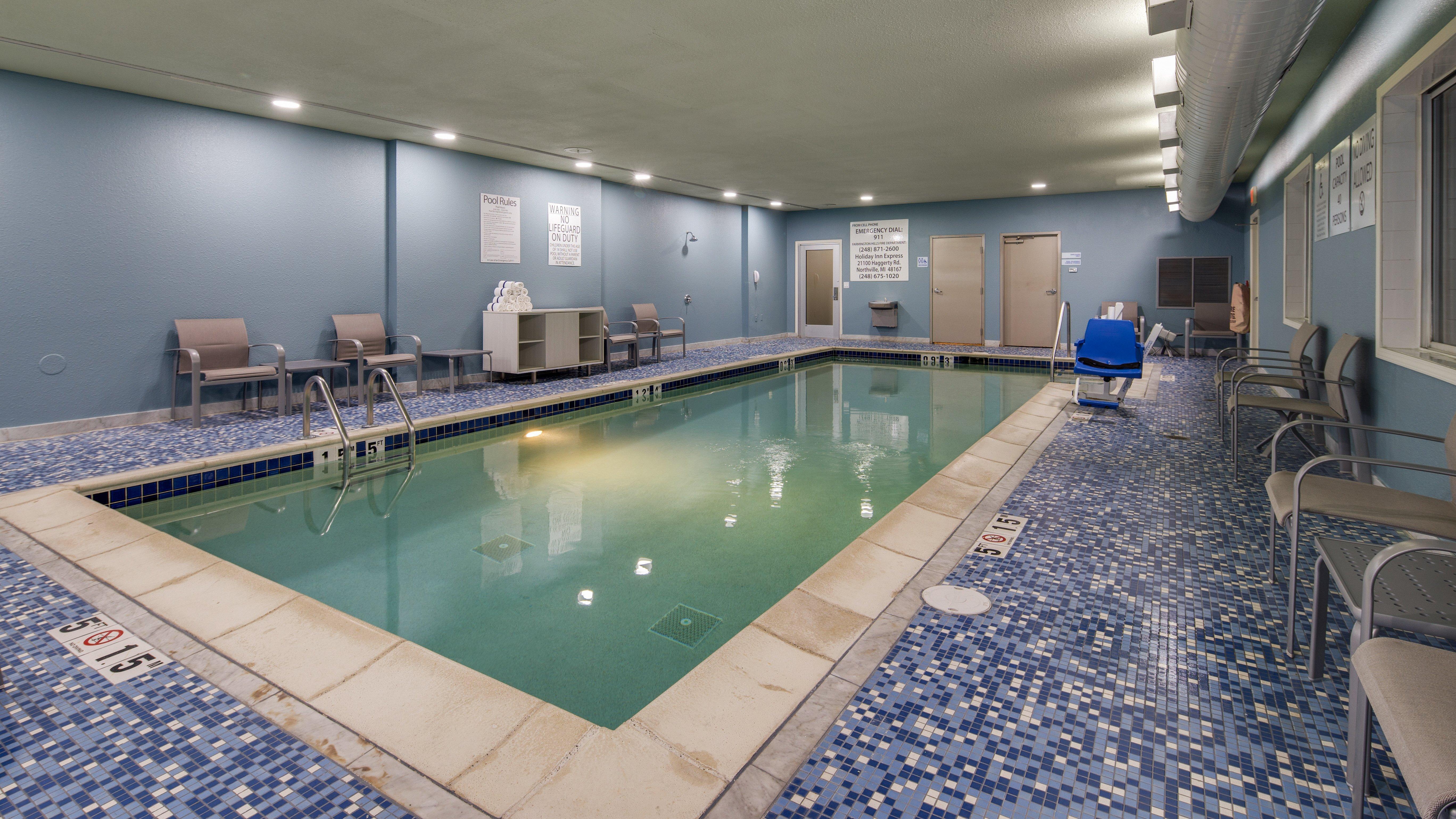 Holiday Inn Express & Suites Detroit - Farmington Hills By Ihg Northville Eksteriør billede