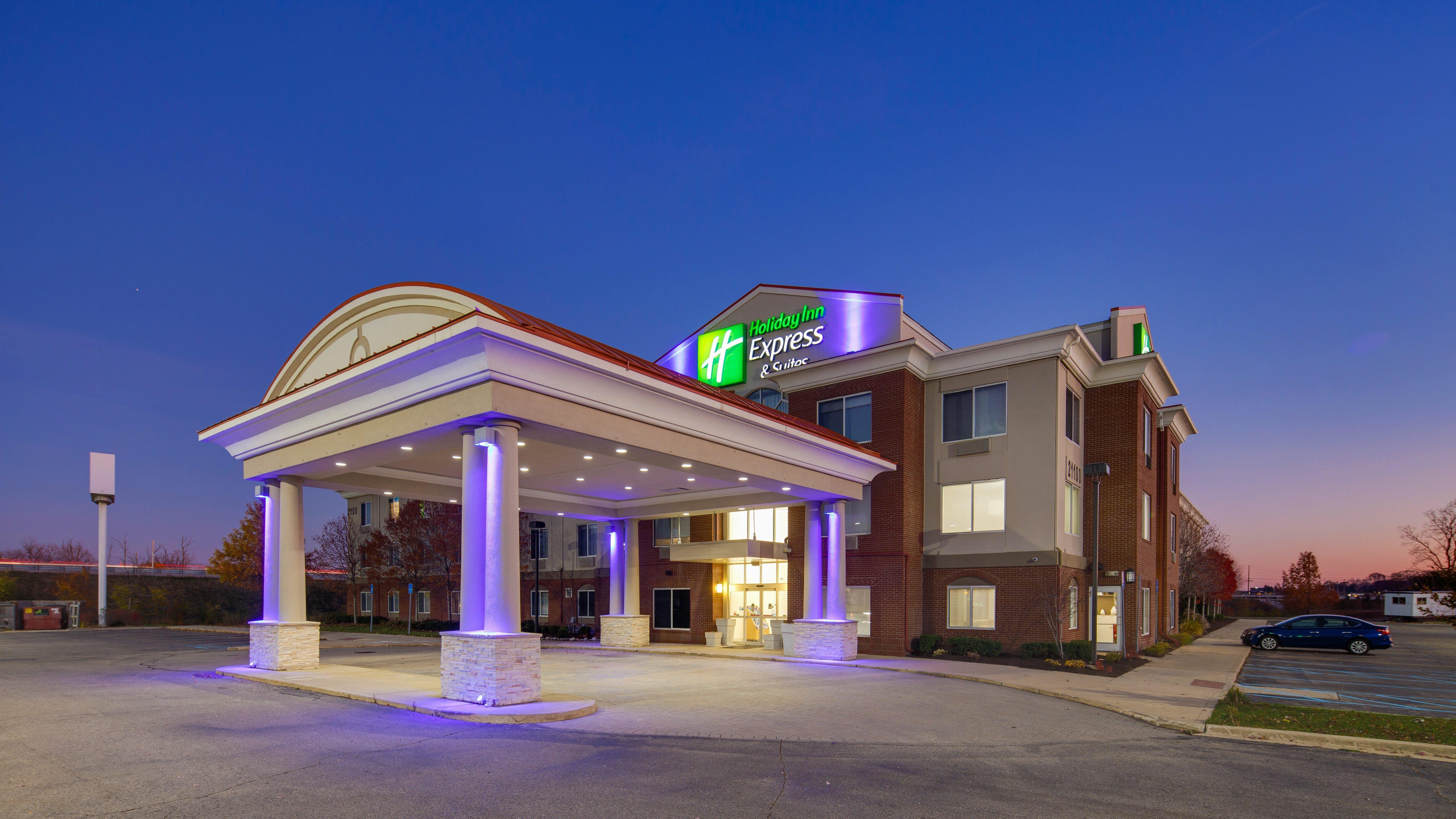 Holiday Inn Express & Suites Detroit - Farmington Hills By Ihg Northville Eksteriør billede