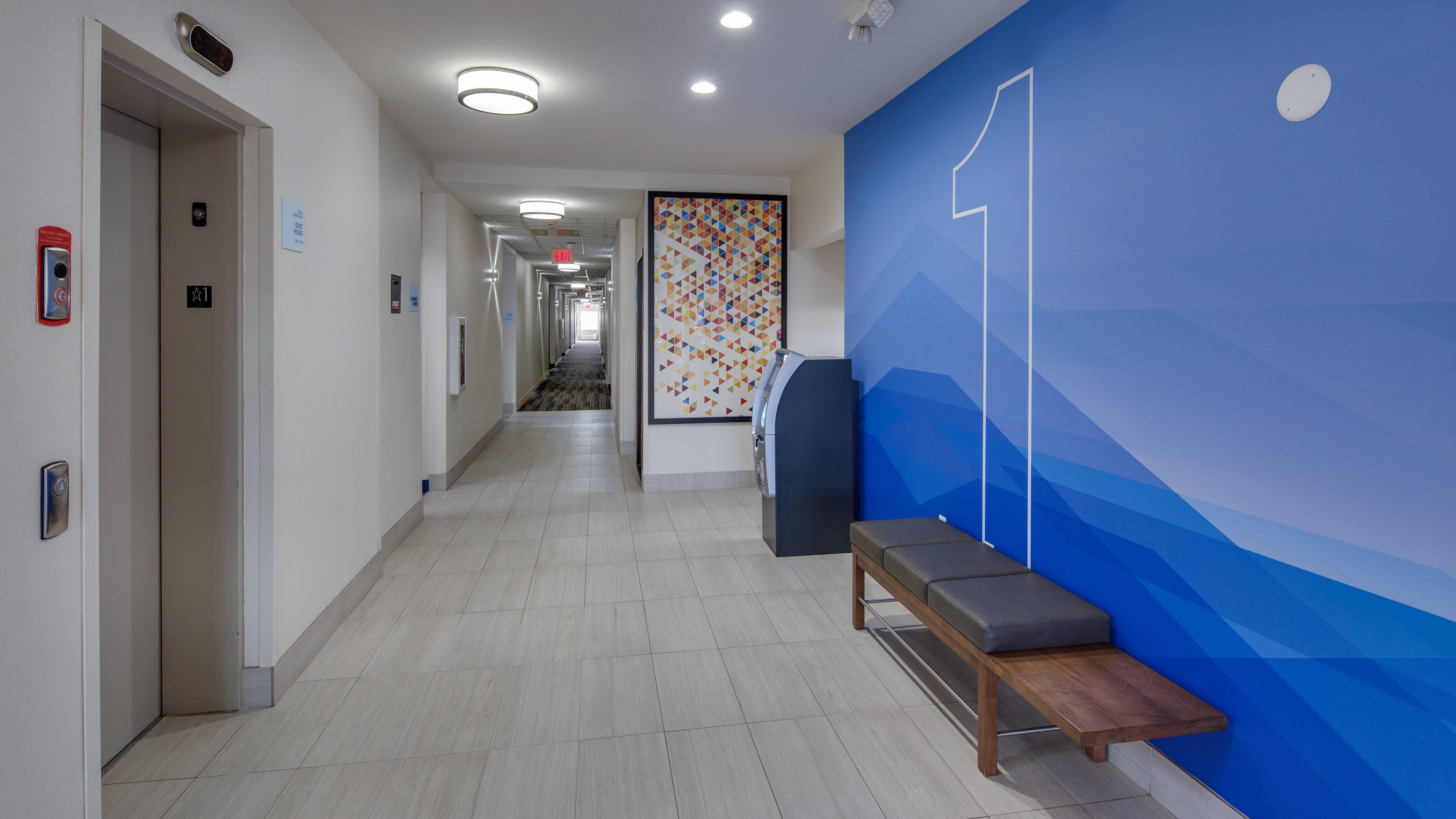 Holiday Inn Express & Suites Detroit - Farmington Hills By Ihg Northville Eksteriør billede