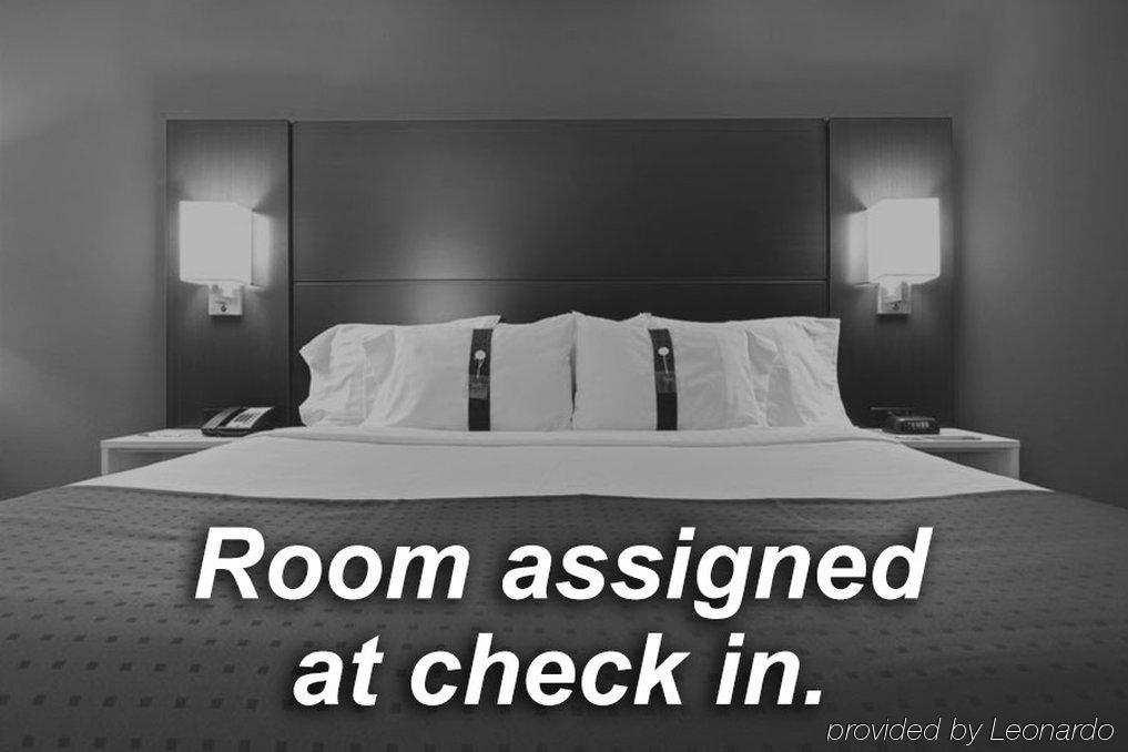 Holiday Inn Express & Suites Detroit - Farmington Hills By Ihg Northville Eksteriør billede