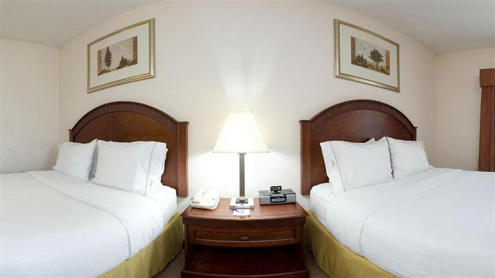 Holiday Inn Express & Suites Detroit - Farmington Hills By Ihg Northville Eksteriør billede